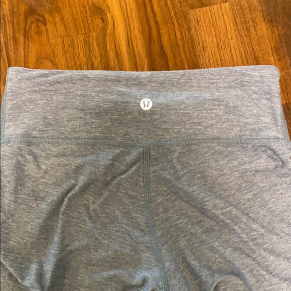 Lululemon leggings! Blue gray heather, size 4! - Picture 6 of 8
